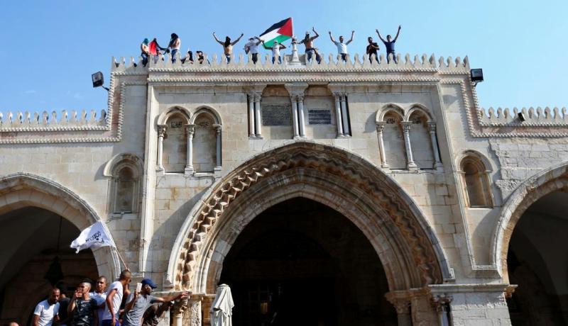 إصابة 40 فلسطينيا في ساحات الحرم القدسي