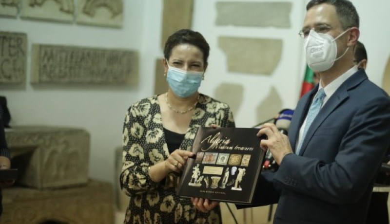 وزيرة الثقافة: تعاون جزائري أمريكي لحماية الممتلكات الثقافية للبلدين