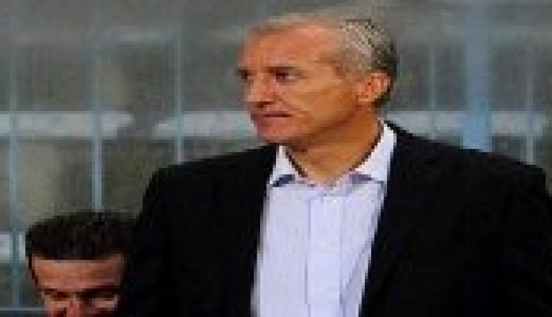 المدرب الإيطالي “جيوفاني دولاكاسا” يلتحق رسميا ويباشر المفاوضات مع وفاق سطيف