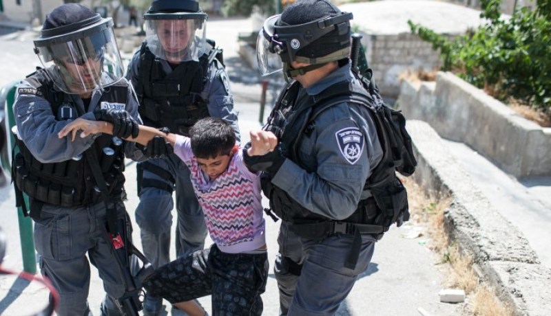 قوات الإحتلال الإسرائيلي تعتقل 5 أطفال وامرأة في بلدة سلوان الفلسطينية