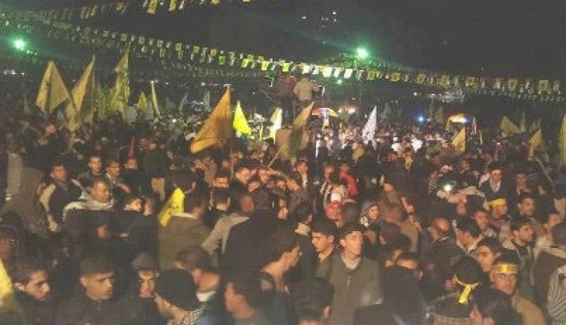 الاف المواطنين الفلسطينيين يتجمعون بساحة السرايا في غزة لاحياء ذكرى انطلاق الثورة