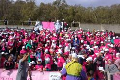 أكثر من 2000  إمرأة  في السباق النسوي “ضد سرطان الثدي” بالعاصمة