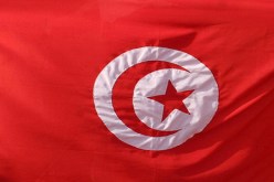 بطالون يتظاهرون أمام مقر محافظة تطاوين التونسية