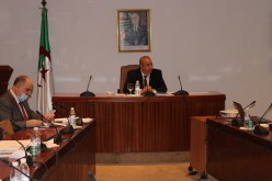 وزير الصناعة يجتمع بمسؤولي مجمع “أغروديف” للصناعات الغذائية