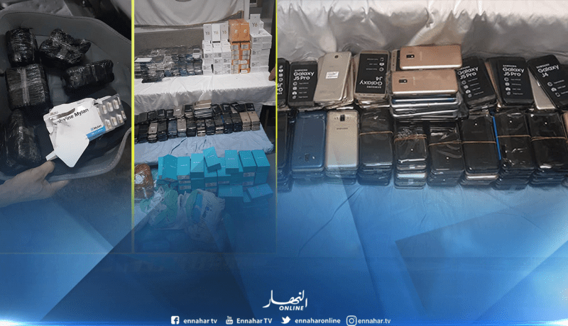 بالصور…حجز قرابة ألفين قرص مهلوس وهواتف نقالة بميناء الجزائر