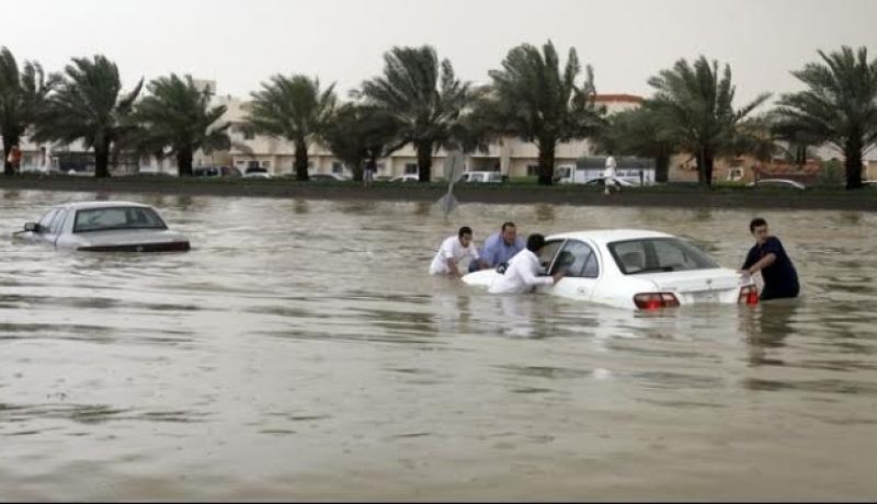 وفاة 8 أشخاص جراء الفيضانات في السعودية