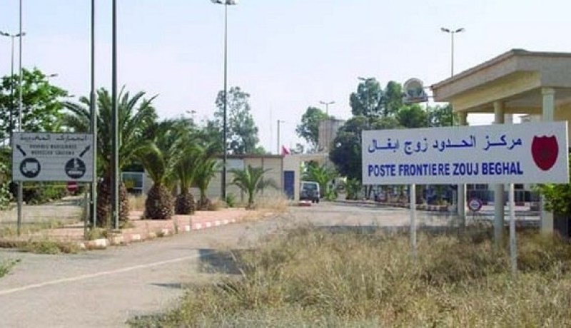 الجزائر فتحت حدودها مع المغرب لدقائق من أجل تسليم جثة البحار المغربي الذي عثر عليه في المياه الجزائرية