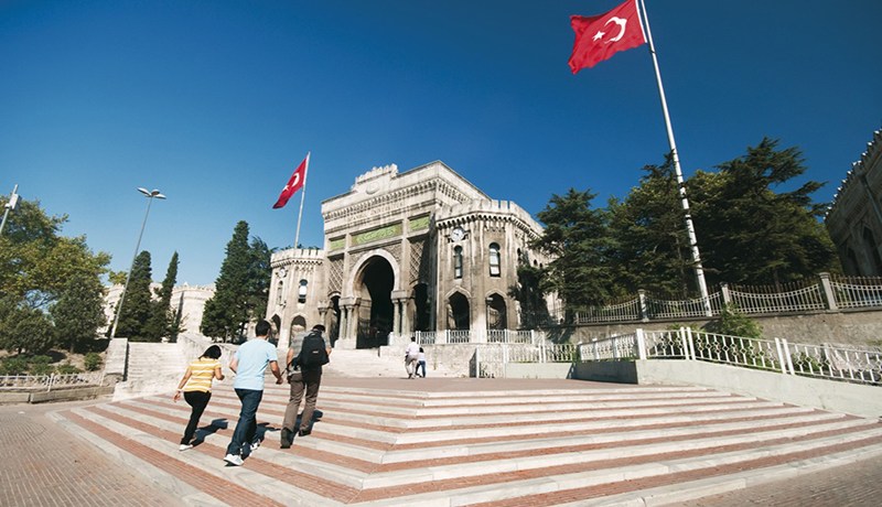 السلطات التركية تصدر مذكرات توقيف في حق 146 أستاذا جامعيا