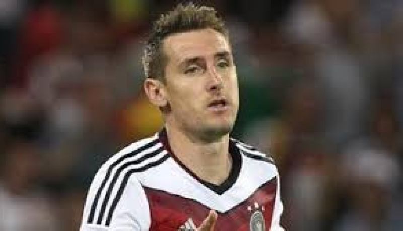 كلوزه يعتزل اللعب دوليا