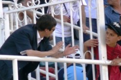 مستشار يستمع للشباب