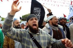 سلفيون تونسيون يحطمون حانة فندق سياحي في سيدي بوزيد