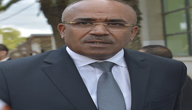 بدوي يتكفل بـ العائلة الكبيرة  للجماعات المحلية
