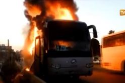 بالفيديو اندلاع حريق في حافلة لنقل المسافرين بالطريق الوطني الرابط بين بئر خادم والبليدة