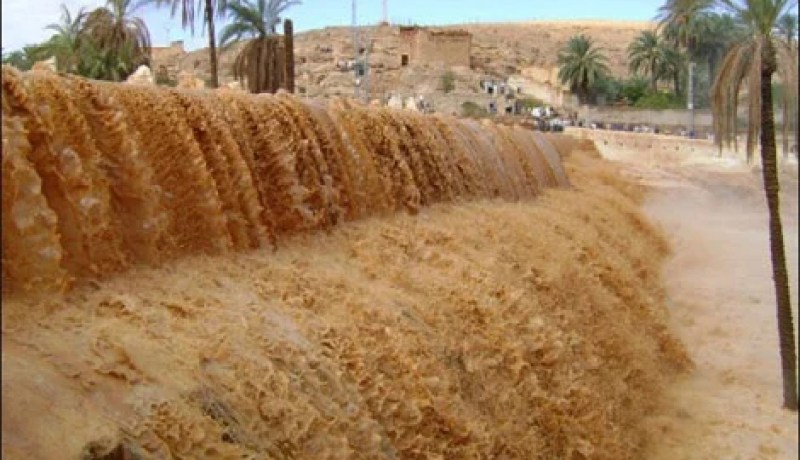 بدوي يتفقد سكان الأحياء المتضررة من الفيضانات ببرج باجي مختار