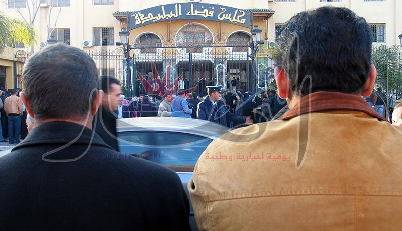 محاكمة تحت شعار أنا خاطيني والمتهم  راجع دروسه جيدا