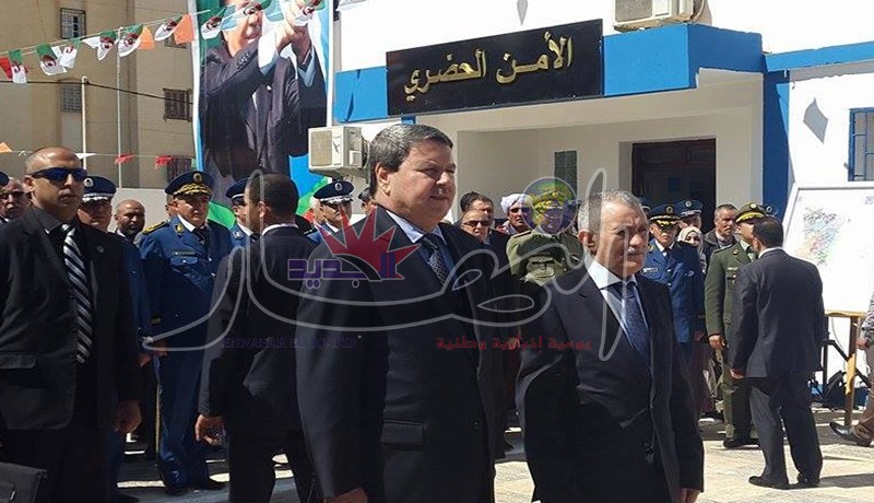 هامل يأمر الشرطة بإبلاغ الموقوفين بحقهم في الاتصال بأقاربهم