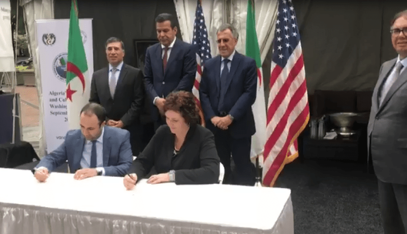 مجمع أريس يوقع إتفاقية مع شريكه الأمريكي لتسويق علامته بأمريكا