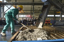 إطلاق أول مصنع للسكن في الجزائر