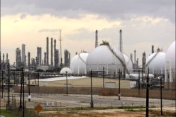 تراجع طفيف في أسعار الخام بسبب ارتفاع مخزونات النفط في الولايات المتحدة