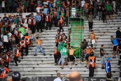 قتيلان و 51 جريح في أعمال شغب بين أنصار كرة القدم في المغرب