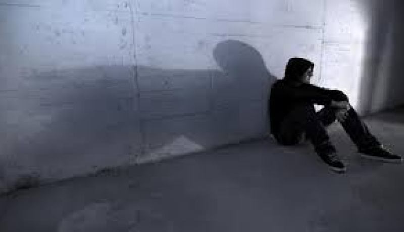 سفالتي دفعتني دفعا لاستبدال زوجتي وجعلها على هامش حياتي