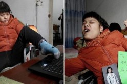 فتاة مشلولة تطبع رواية من 60ألف كلمة بإستخدام قدمها