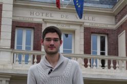 فرنسا: تعليق عمل عضو منتخب في الجبهة الوطنية بعد اعتناقه الإسلام