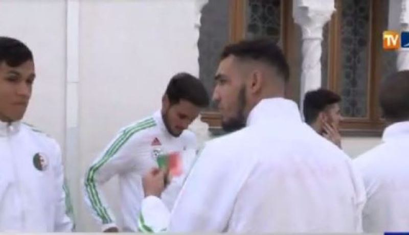 بالفيديو.. لاعبوا الخضر.. الجزائر خيار القلب منذ الصغر ومرحبا بالعمل مع زطشي