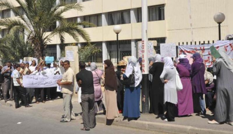 الاتحاد الوطني لعمال التربية و التكوين ينظم وقفة احتجاجية أمام مديرية التربية للجزائر وسط