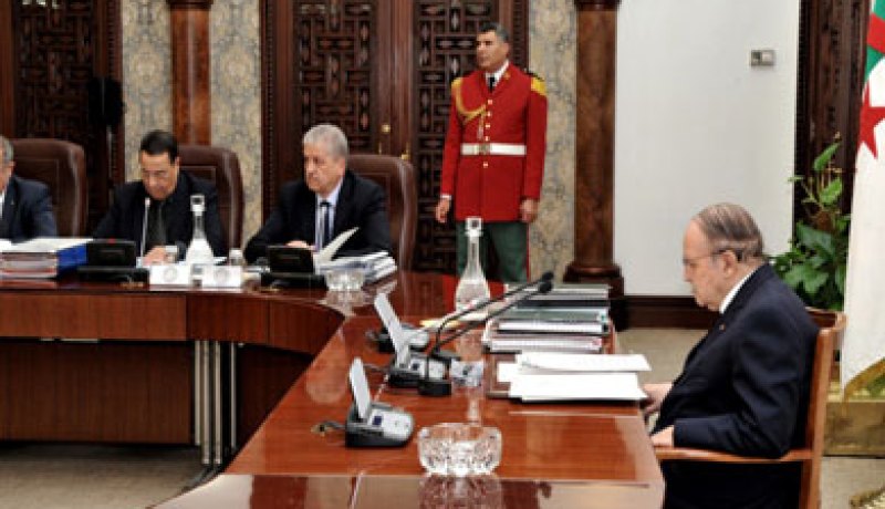 الوزير الاول عبد المالك سلال يترأس غدا اجتماع وزاري مشترك وقانون المالية الاهم