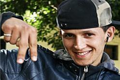 السلطات المغربية تمنع مغني حركة 20 فيفري من تقديم ألبومه للصحافة