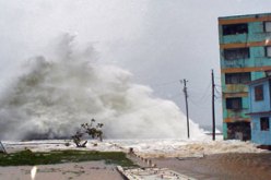 إعصار هاغوبيت يضرب بقوة شرق الفلبين