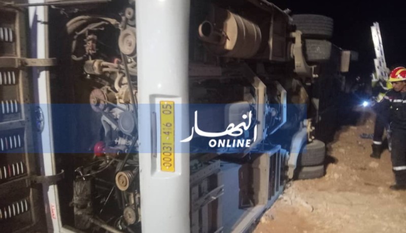 46 ضحية في حادث انقلاب حافلة بالأغواط