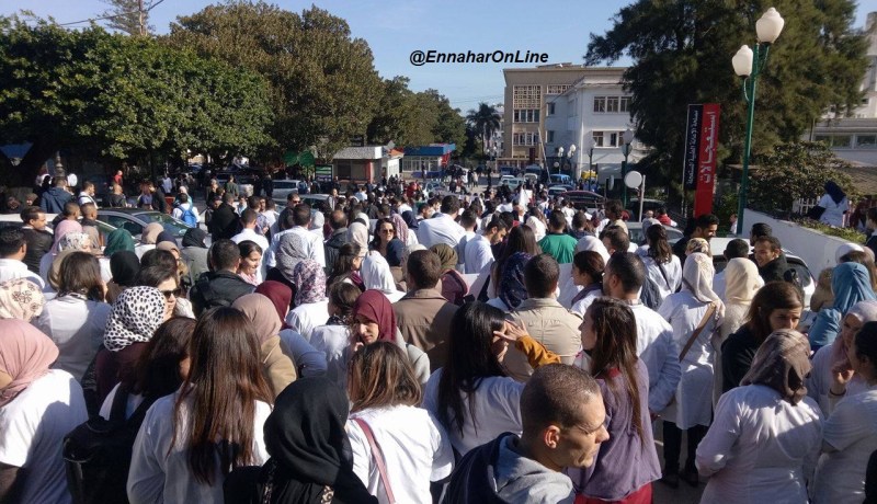الأطباء يدخلون في إضراب شامل عن العمل