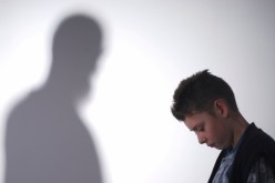 مراهق يقتل اباه بالفأس لزواجه المرة الخامسة