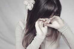 وكأنّني علبة دواء قاتل انفضوا من حولي بعدما انتهت مدّة صلاحيتي