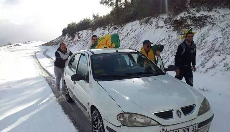 بالصور أنصار شبيبة القبائل يعودون إلى بيتهم بعد قرار الفاف