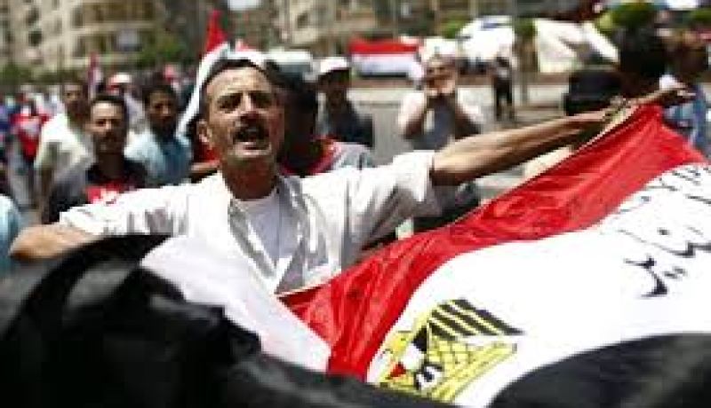 مجلس الوزراء المصري ينفي اقتحام ميدان التحرير والجماعة تؤكد