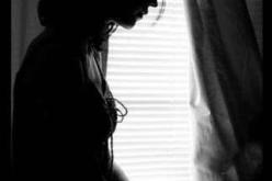 والدي حطم حياتي وجعلني إنسانة “حابسة”.. ماذا أفعل؟