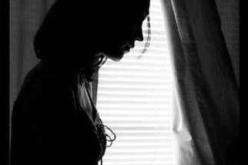 بسبب الجفاء أعتكف الليالي بالدّعاء لينال ربّي من والدي