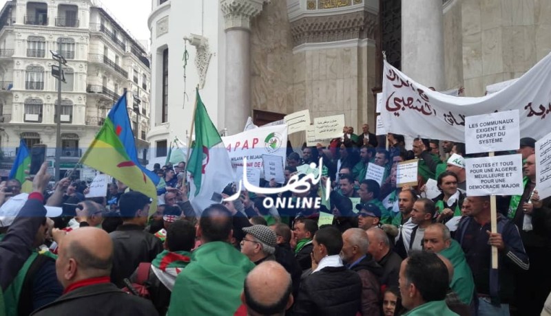 بالصور: عمال البلديات في احتجاجات لتدعيم الحراك الشعبي