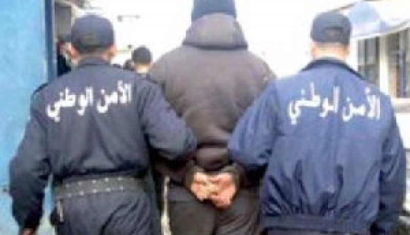 شاب يحتجز أفراد عائلته ويحاول حرقهم في معسكر