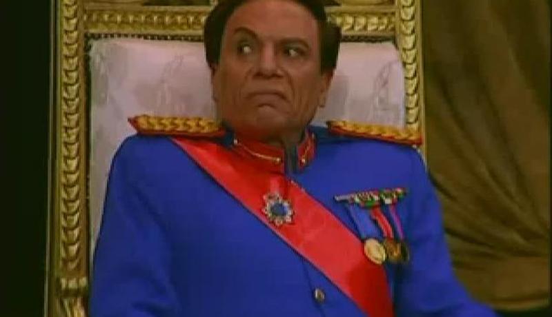 عادل إمام‮ ‬يؤكد أنّ‮ ‬جماعة الإخوان لن تدفعه إلى الهجرة وسيُدفن في‮ ‬مصر