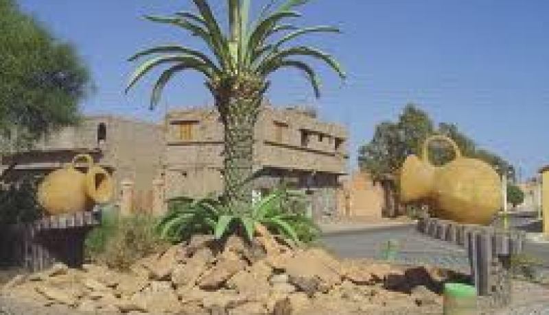 والي بشار يؤكد أن ورشات برامج التنمية خفضت نسبة البطالة من 34 الى 5.90 بالمائة في الولاية