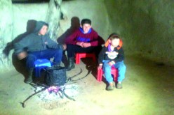 عائلة تقطن كوخا من الطين بداخله قذيفة صاروخ تعود للعهد الاستعماري في جيجل