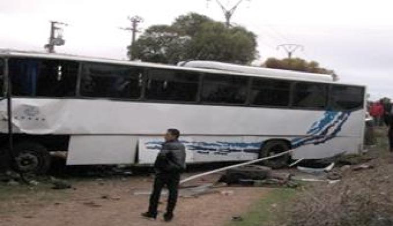 27 جريحا في اصطدام حافلة بجرار وشاحنة بعين تموشنت