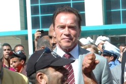 ''أرنولد'' يزور ''الباهية'' بعد توقيع اتفاقية انضمامها لمنظمة ''أر 20''
