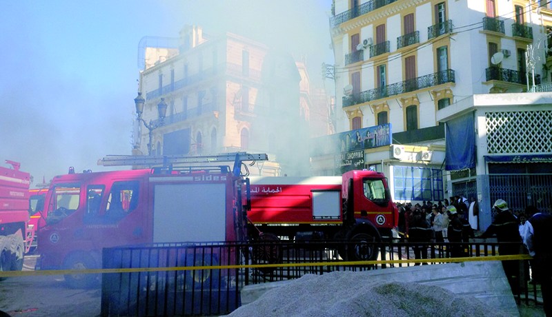 إنفجار أنبوب مياه ببلوزداد يتسبب فـي فيضانات