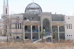 رأس خنزير وشعارات نازية في ورشة لبناء مسجد في باريس