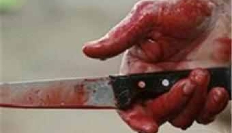 شاب يحاول قتل جاره بسيف بسبب فتاة في باش جراح